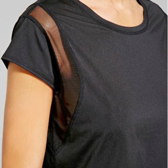 Forever 21 - Sport Mesh-Paneled Crop Top - Picture 2 of 4